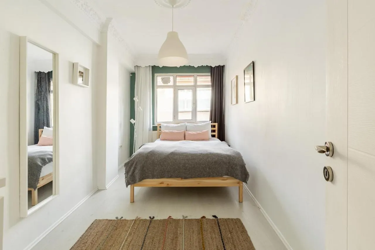 Appartamento Charming Besiktas Flat With A Lovely Terrace Provincia di Provincia di Istanbul